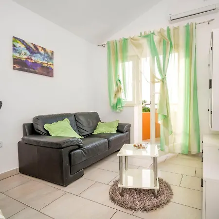 Apartment Andrea.2 *