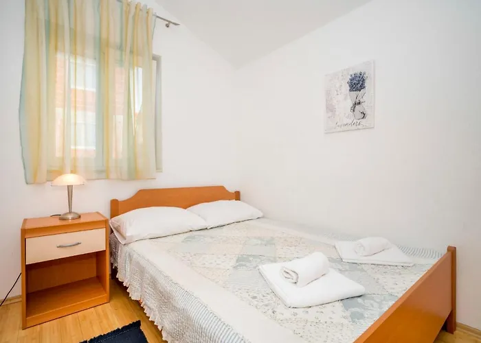 Andrea-2 By Interhome דירה