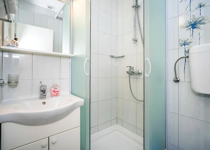 דירה Andrea-2 By Interhome ז'אבוריץ'