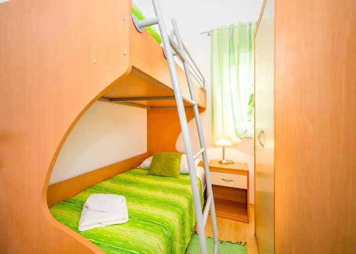 דירה Andrea-2 By Interhome ז'אבוריץ'